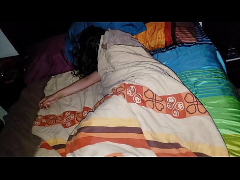 ❤️ Fillastro reprendendo á súa nova madrasta mentres ela dorme. ❤️ Super porno en % gl.porn-milf300.ru % ️❤